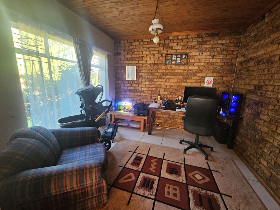 To Let 3 Bedroom Property for Rent in Wilkoppies North West